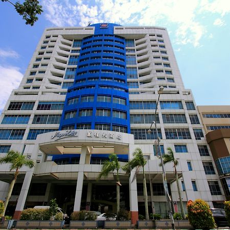 Mega Hotel Sdn Bhd Miri Exterior foto