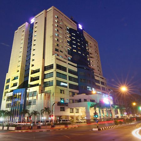 Mega Hotel Sdn Bhd Miri Exterior foto