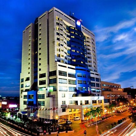 Mega Hotel Sdn Bhd Miri Exterior foto