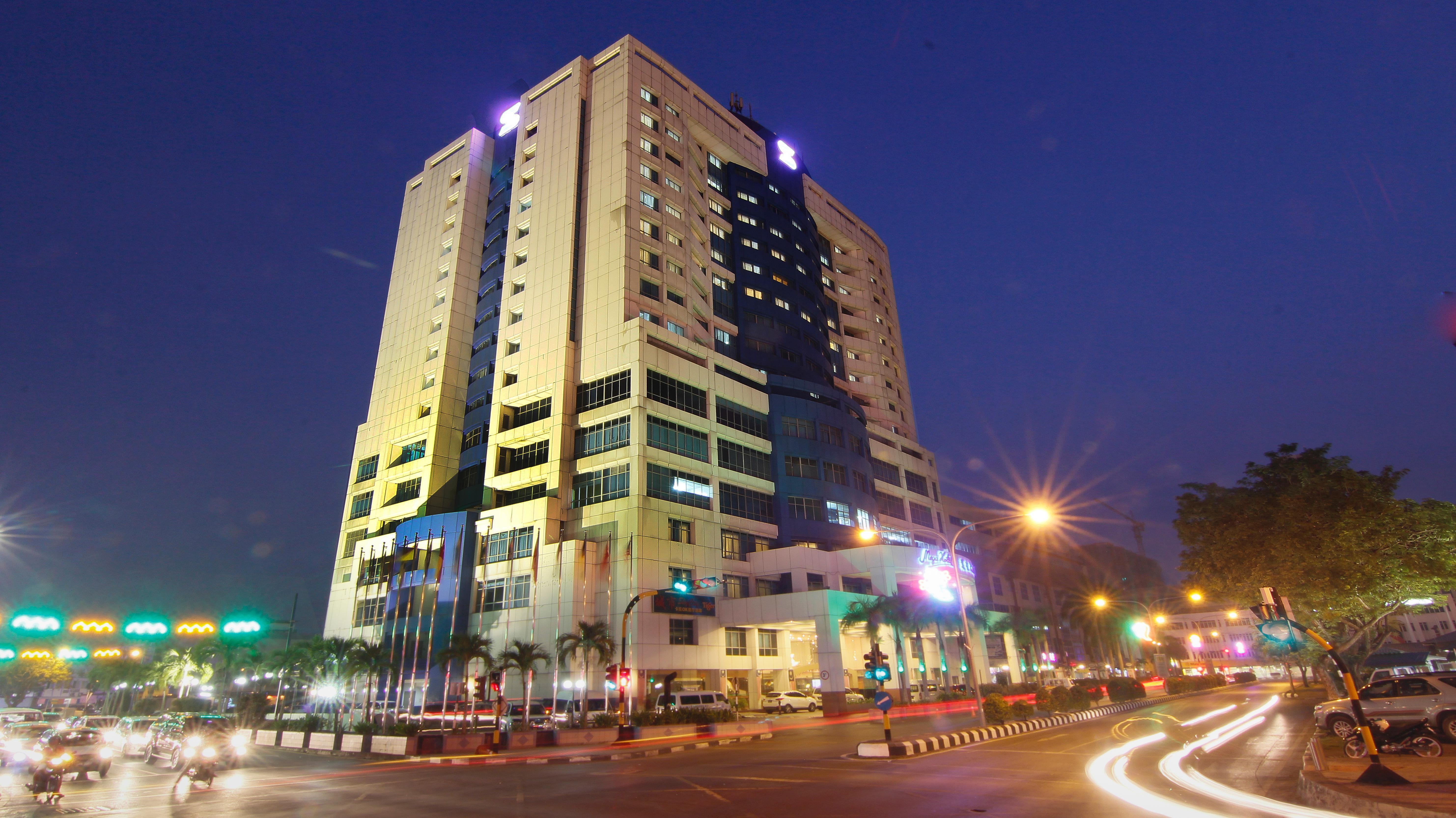 Mega Hotel Sdn Bhd Miri Exterior foto