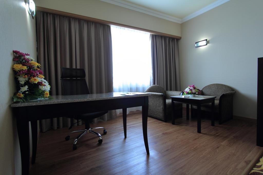Mega Hotel Sdn Bhd Miri Quarto foto