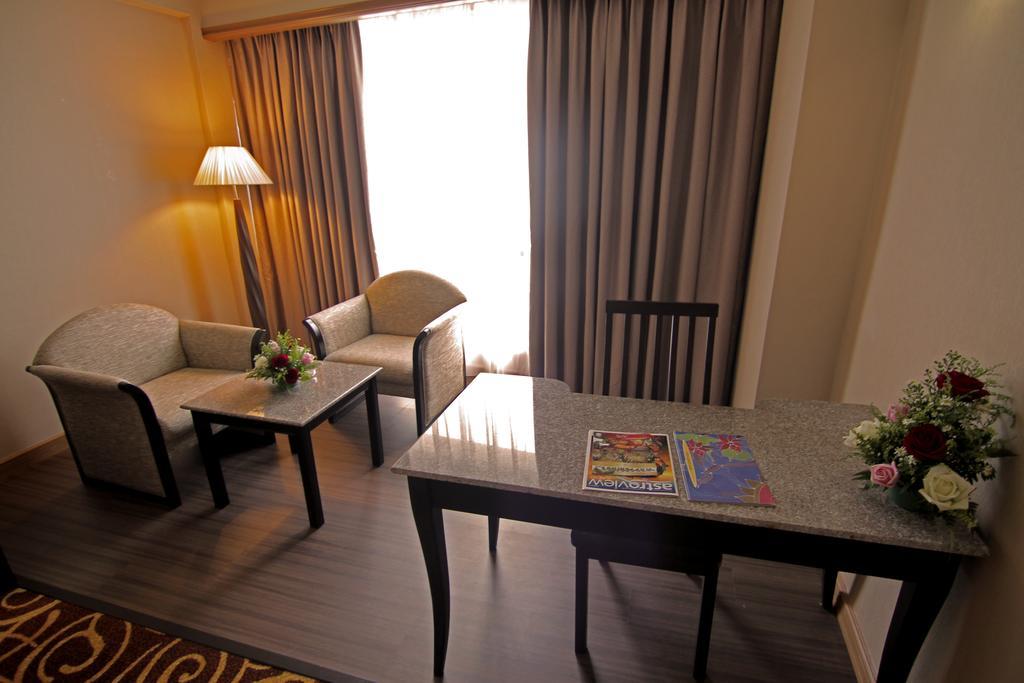 Mega Hotel Sdn Bhd Miri Quarto foto