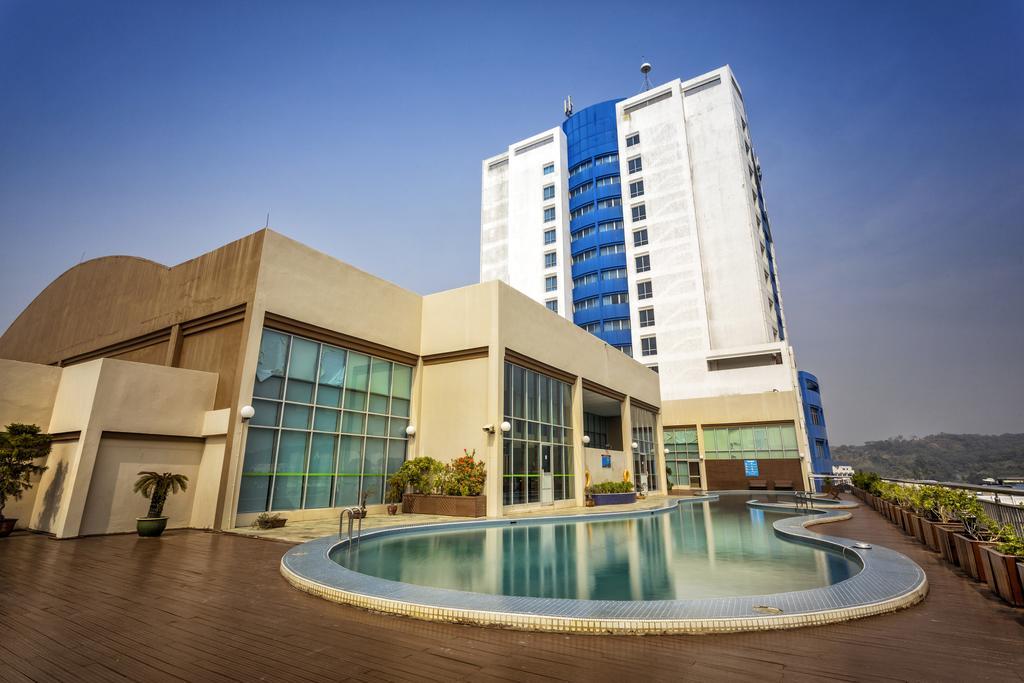 Mega Hotel Sdn Bhd Miri Exterior foto