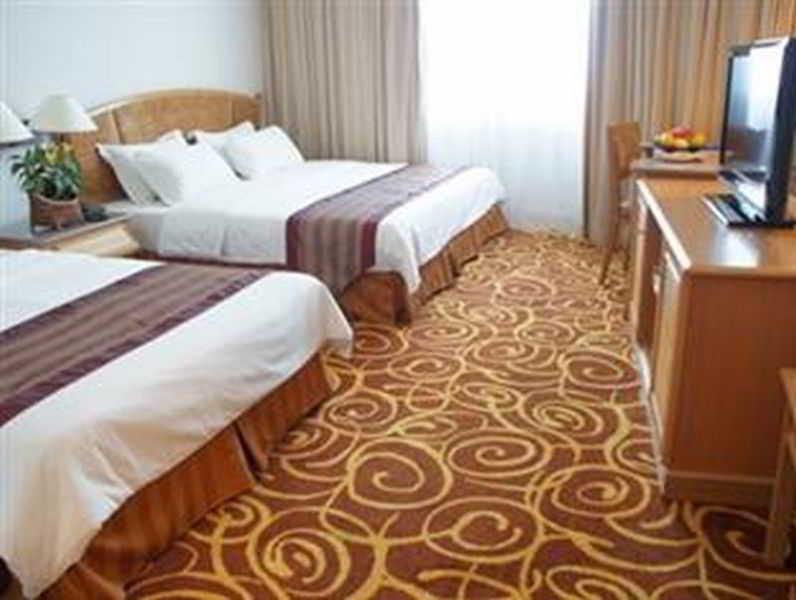 Mega Hotel Sdn Bhd Miri Exterior foto