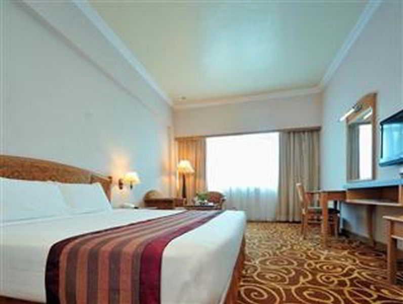 Mega Hotel Sdn Bhd Miri Exterior foto