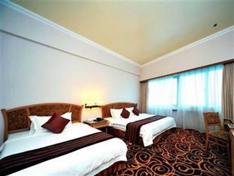 Mega Hotel Sdn Bhd Miri Exterior foto
